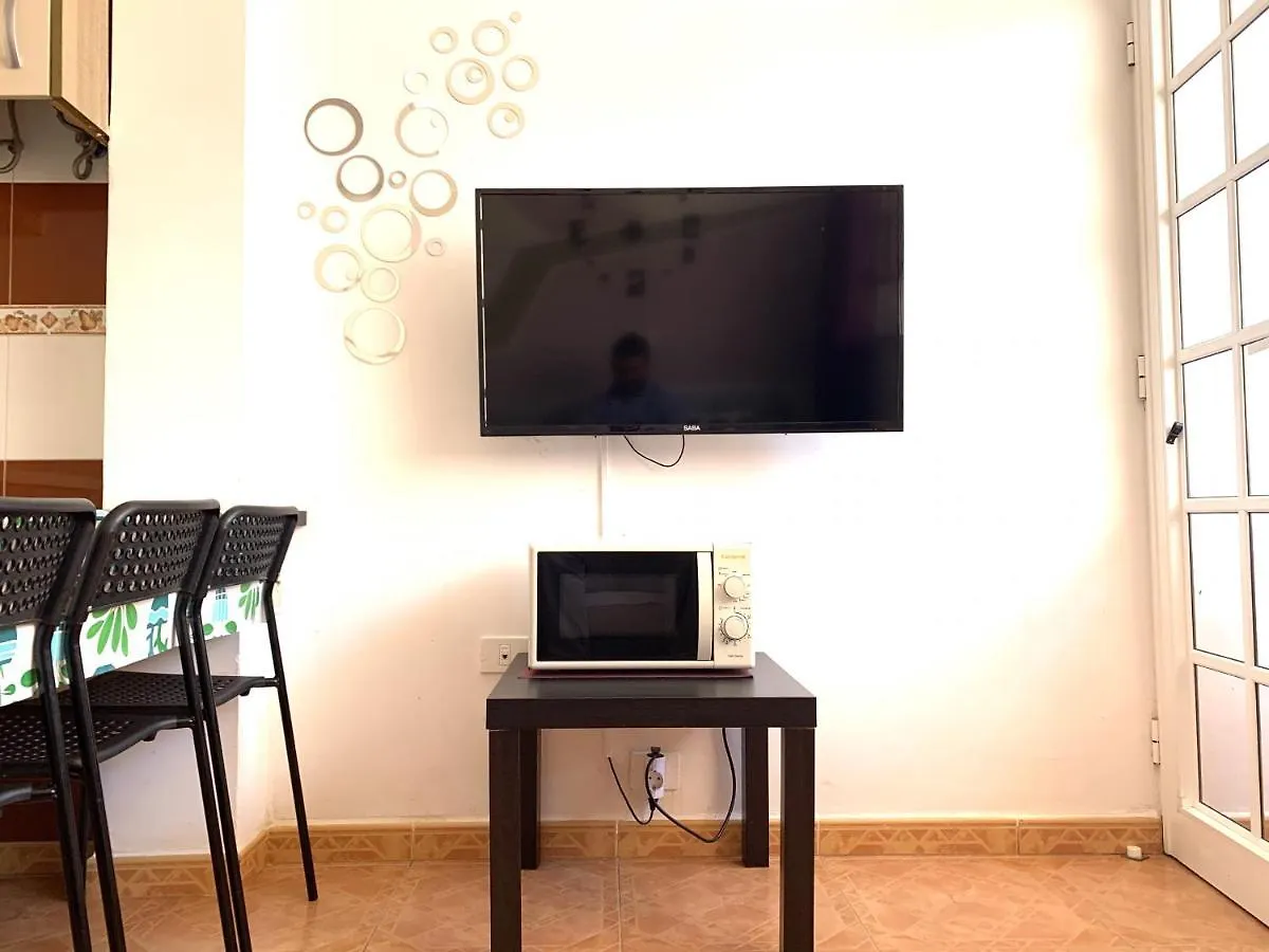 Two Bedroom Apartment In Los Cristianos Colina II 0*, Los Cristianos (Tenerife)