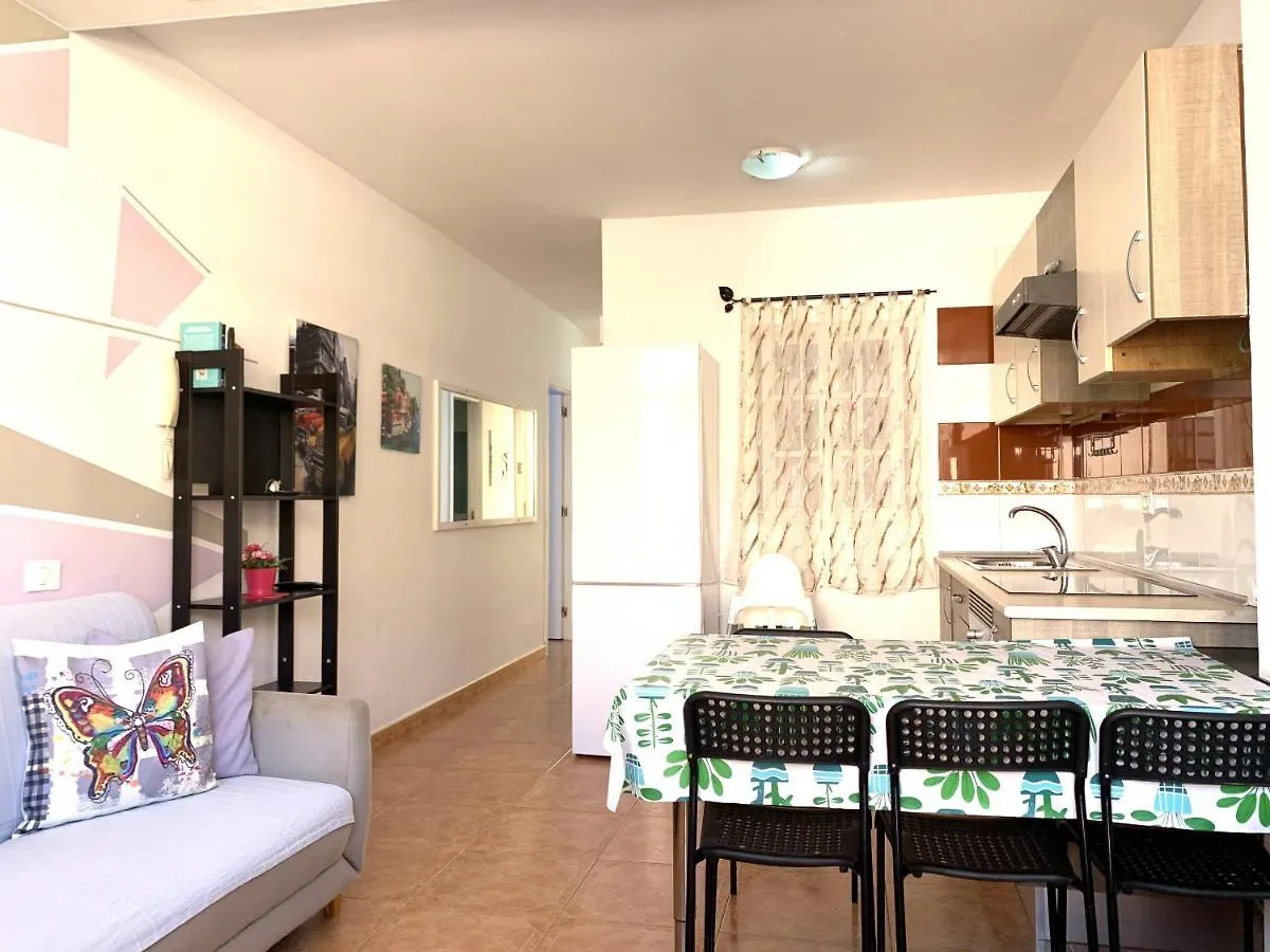 Two Bedroom Apartment In Los Cristianos Colina II